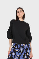 Black sharp seamed 3/4 sleeve top