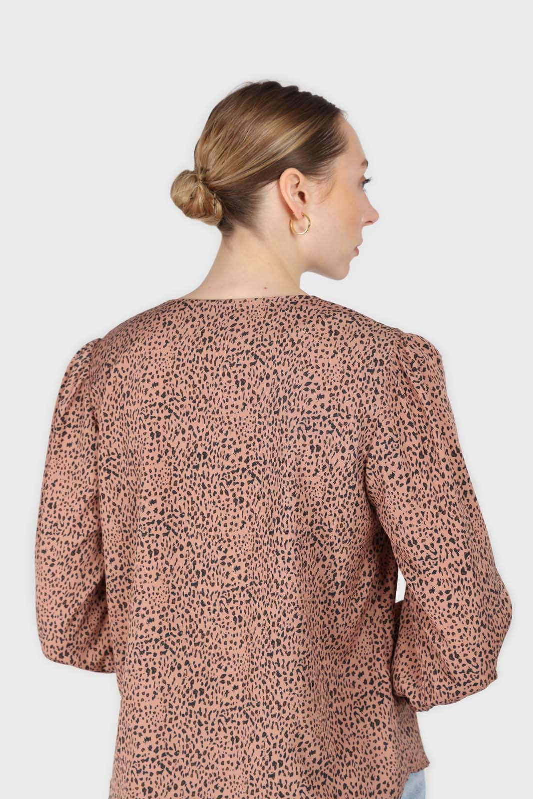 Dusty pink leopard print ruffle long sleeved shirt