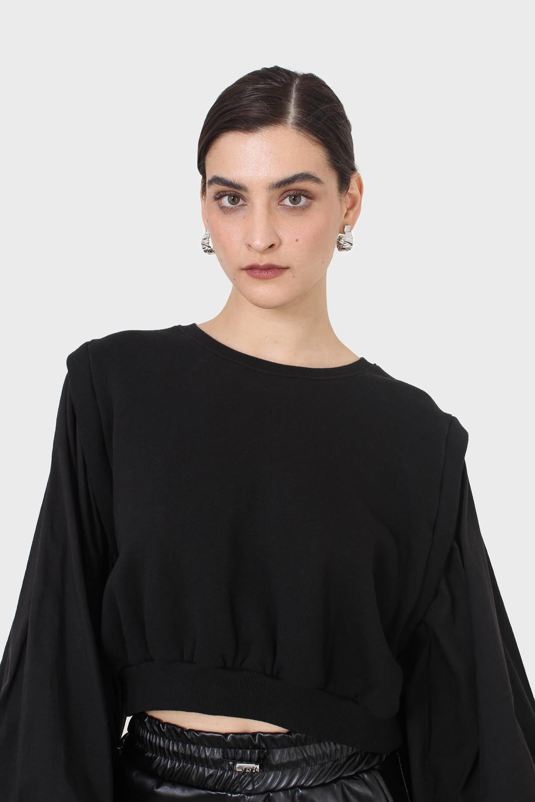Black balloon sleeved sweatshirt