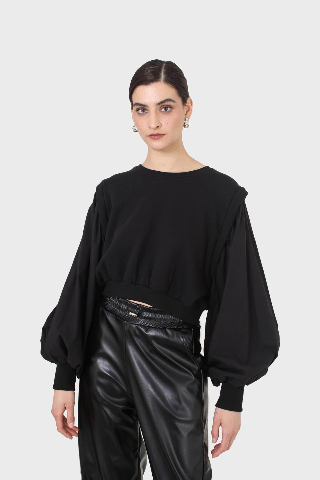 Black balloon sleeved sweatshirt