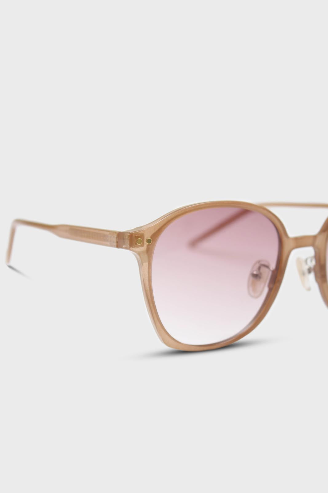 Beige perspex frame classic sunglasses