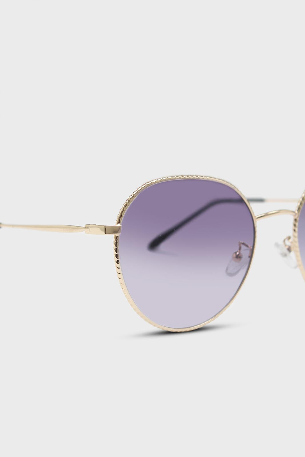 Black graded lens gold frame aviator sunglasses