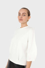 White sharp seamed 3/4 sleeve top