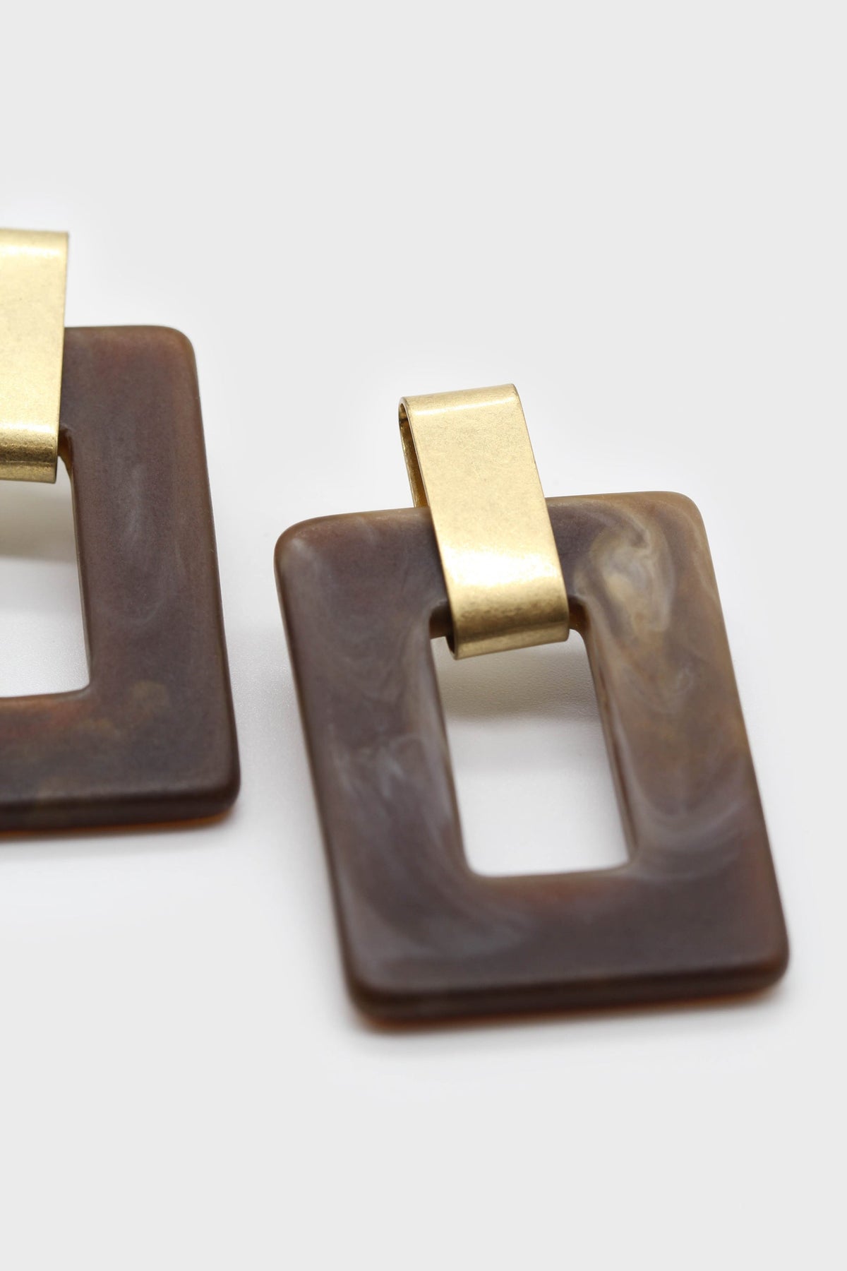 Brown square gold loop linking earrings