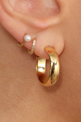 Gold simple pave huggie earrings - 5.5mm