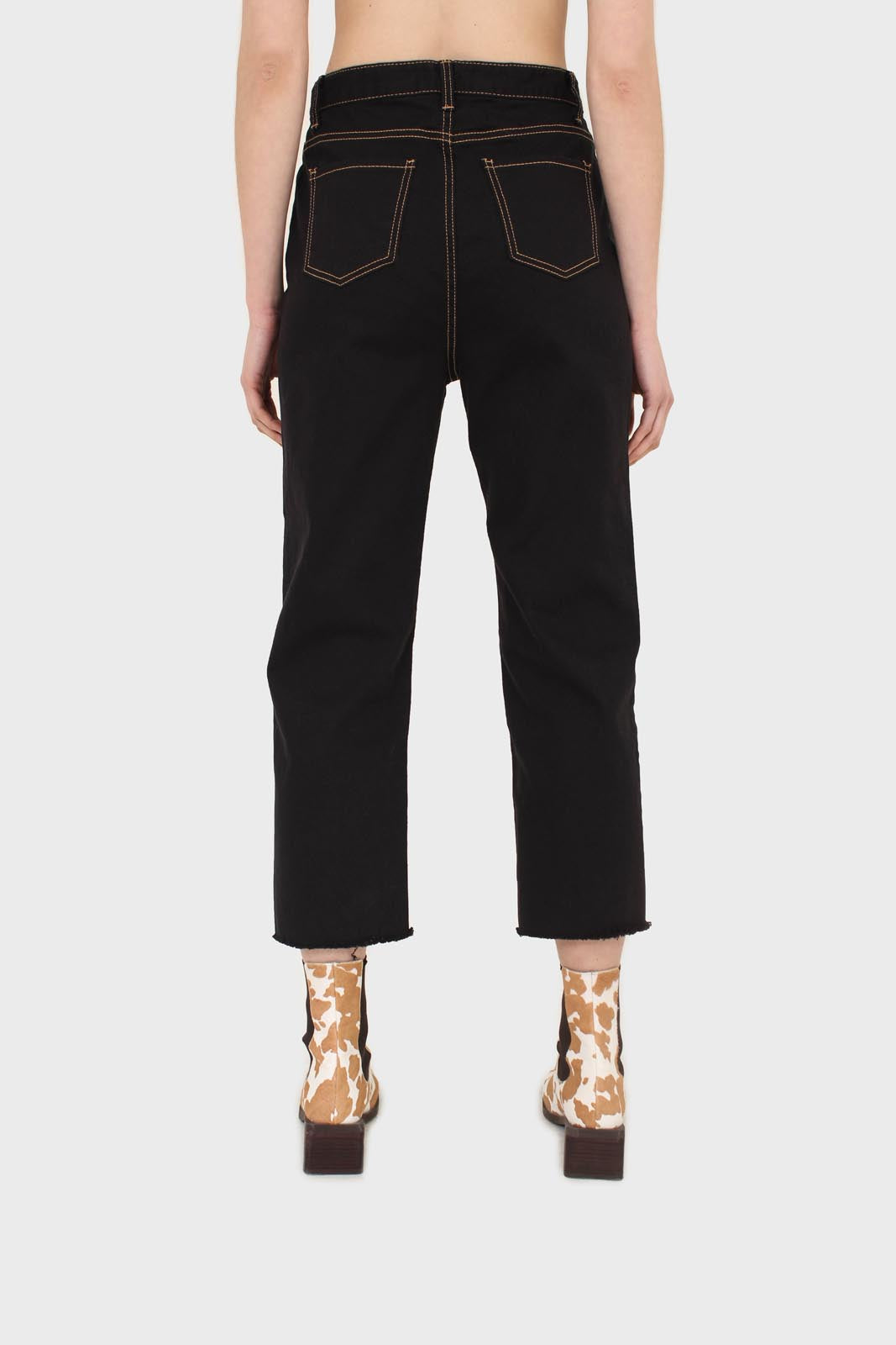 Black and beige contrast stitch jeans - 957