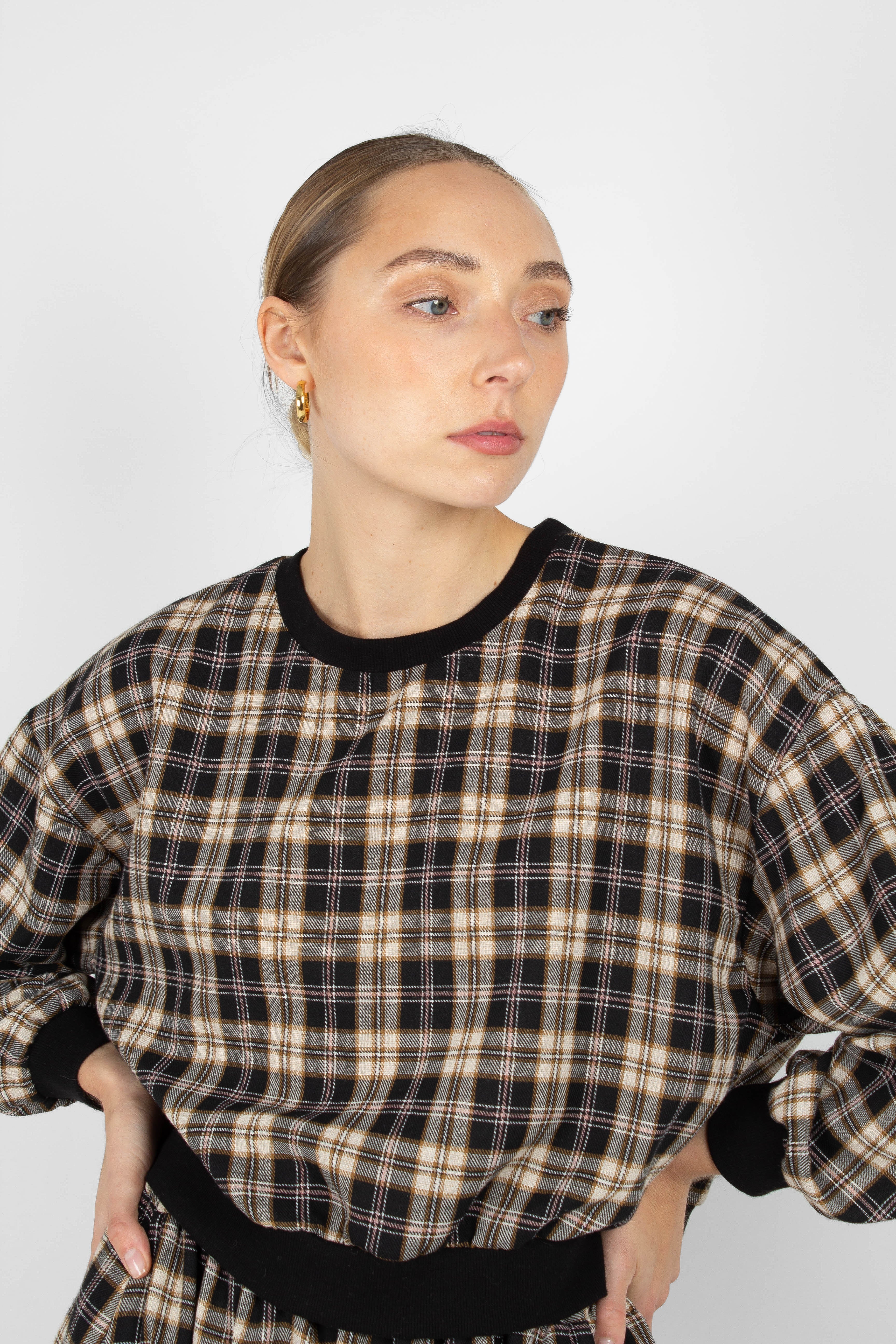 Black and beige checked sweatshirt