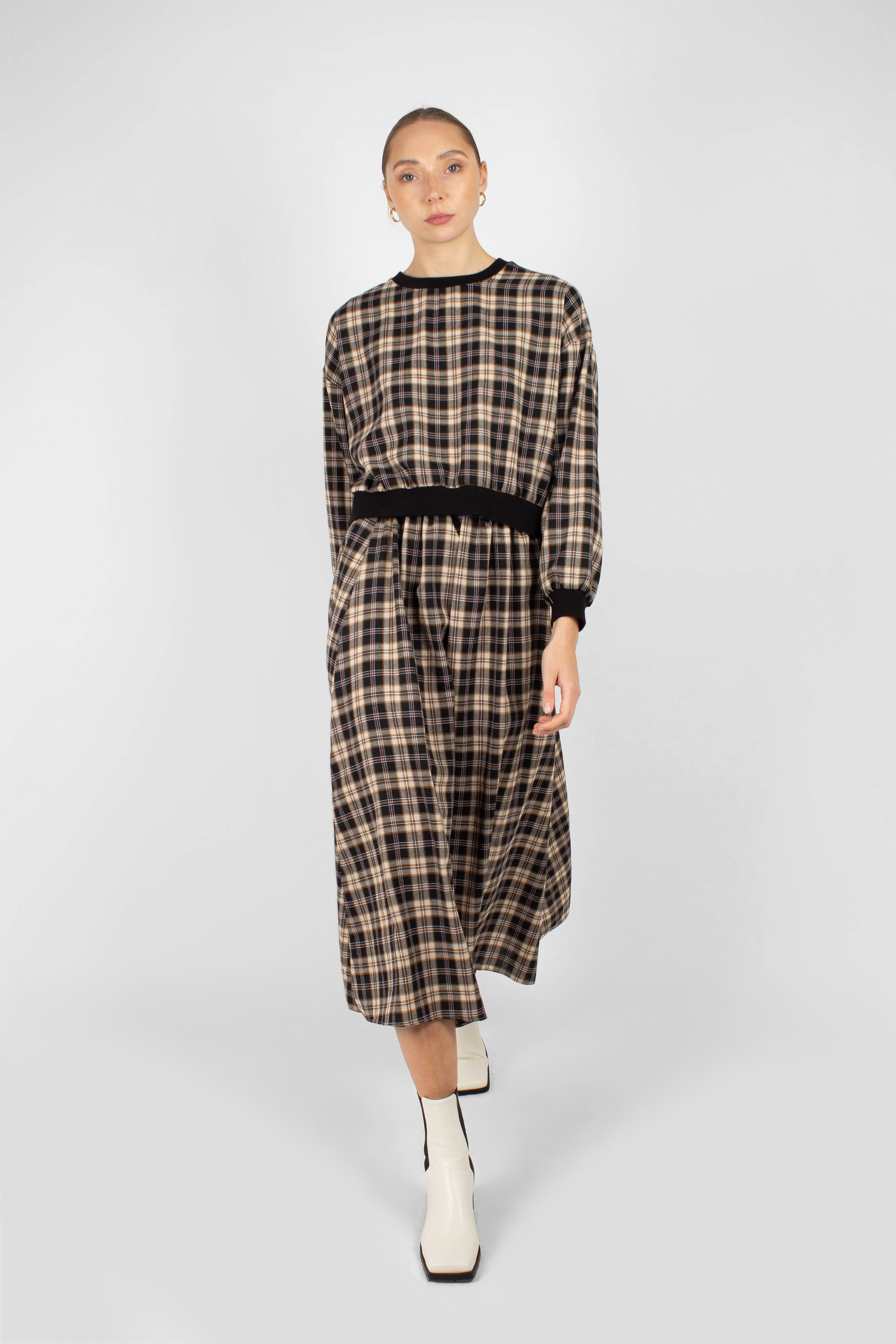 Black and beige checked maxi skirt