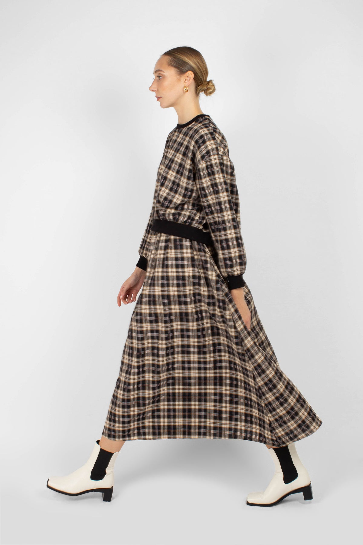 Black and beige checked maxi skirt