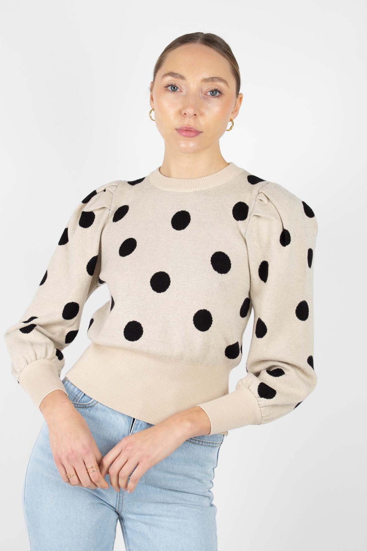 Beige and black polka dot puff sleeved jumper