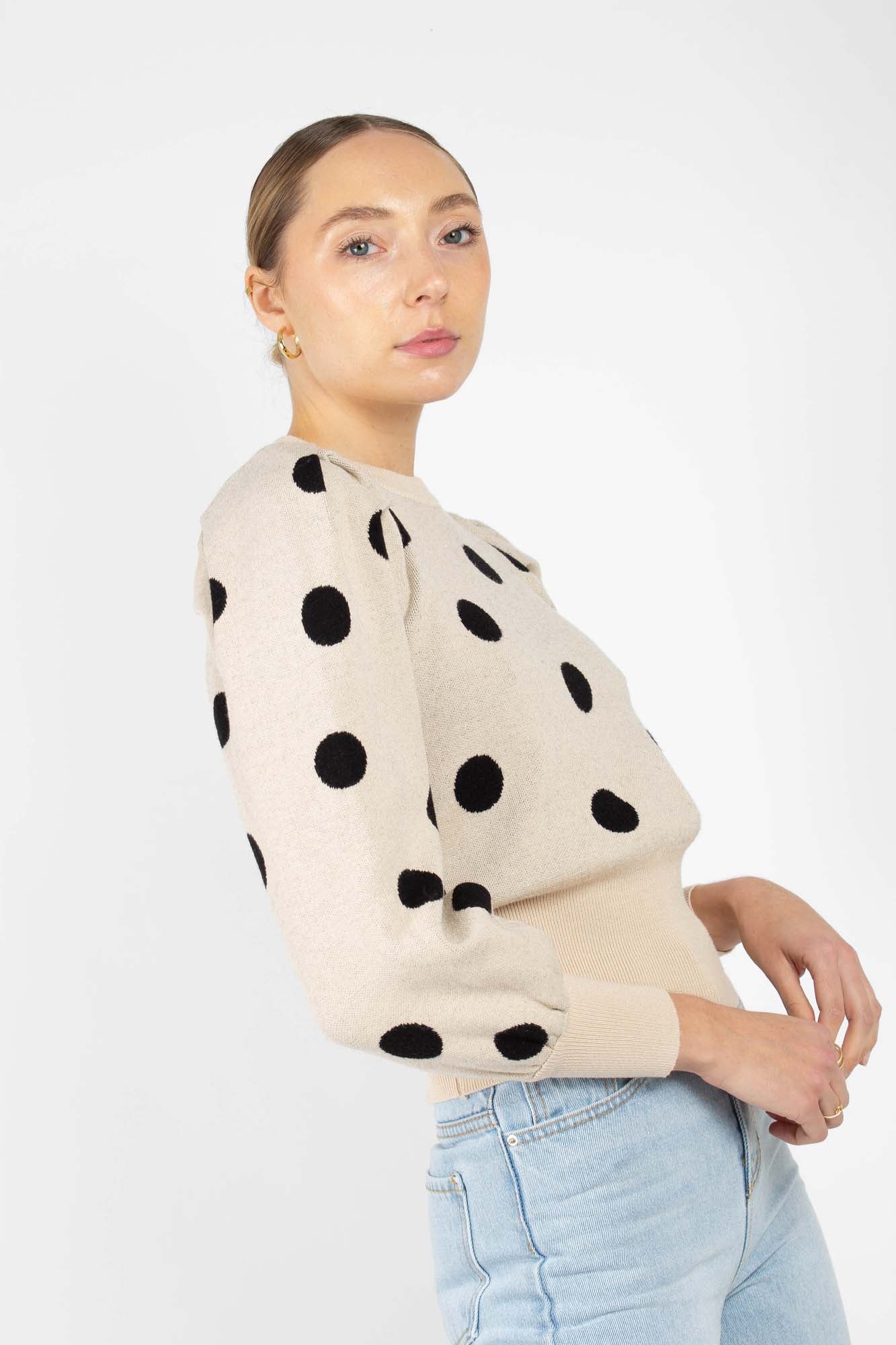 Beige and black polka dot puff sleeved jumper