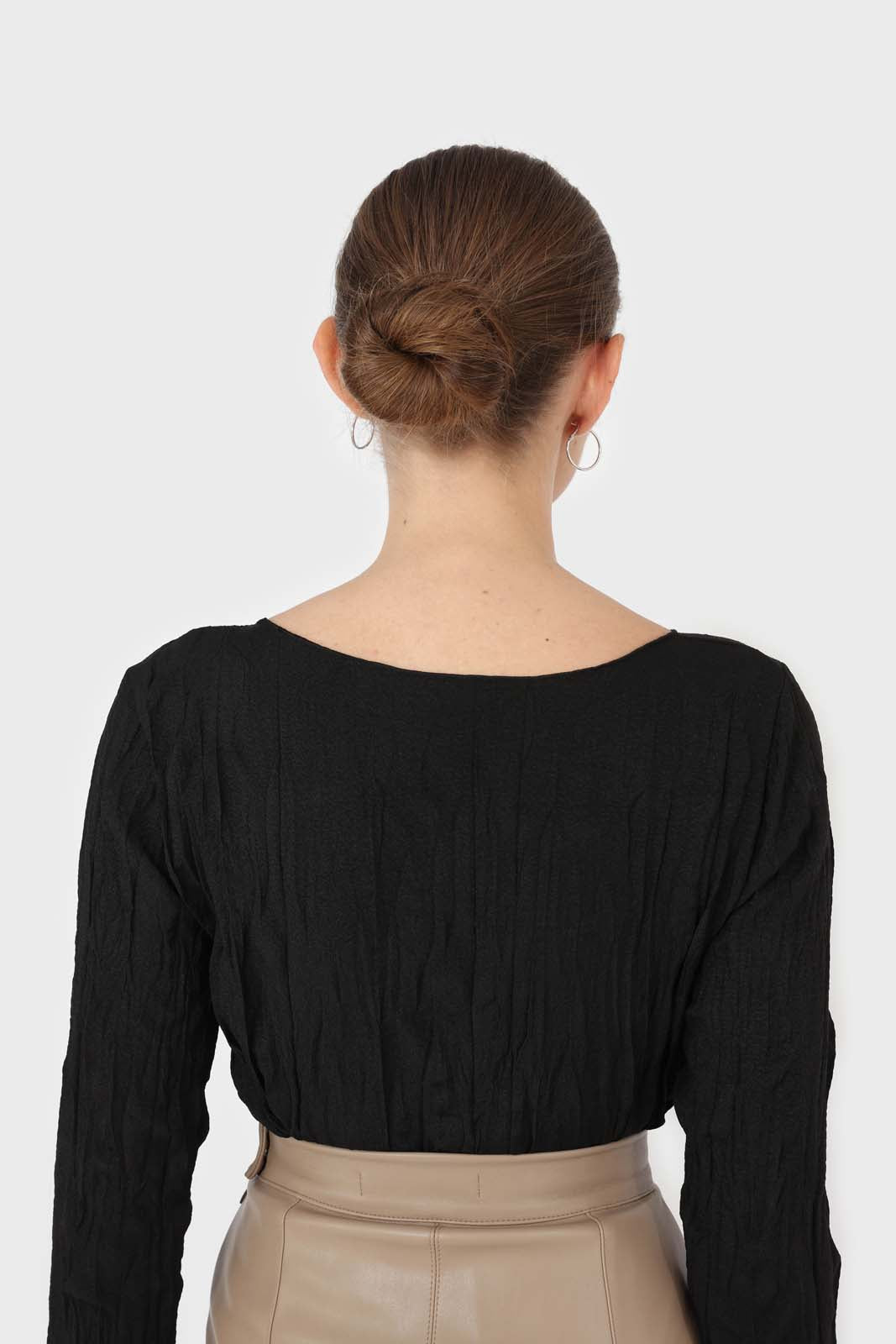 Black wrinkled long sleeved top
