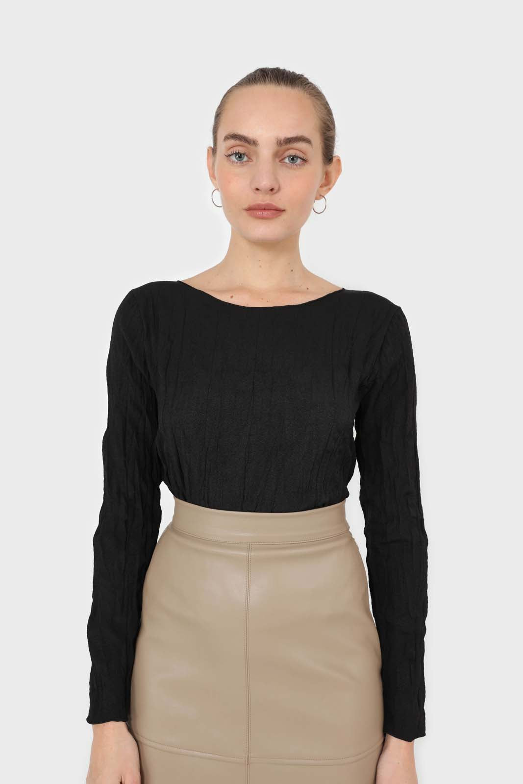Black wrinkled long sleeved top
