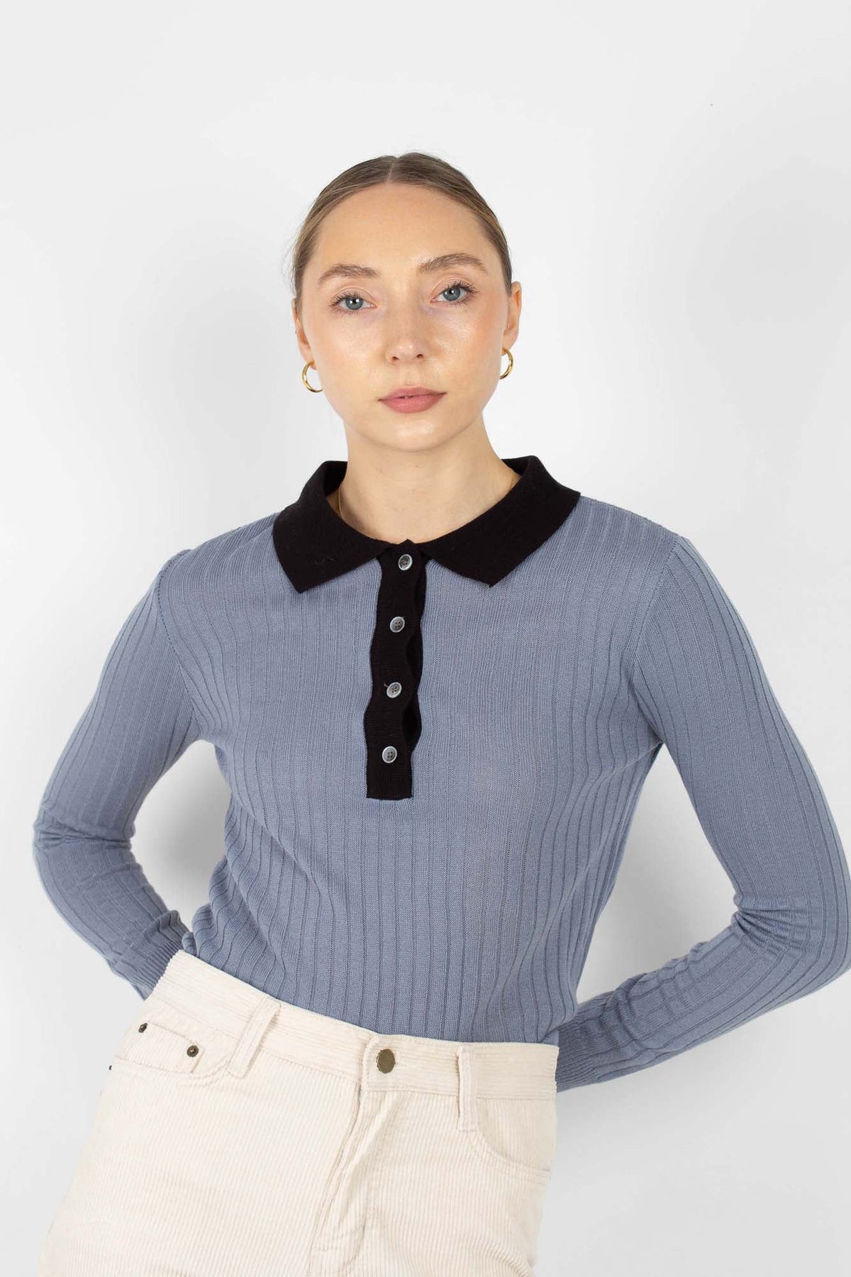 Blue contrast black collar knit top