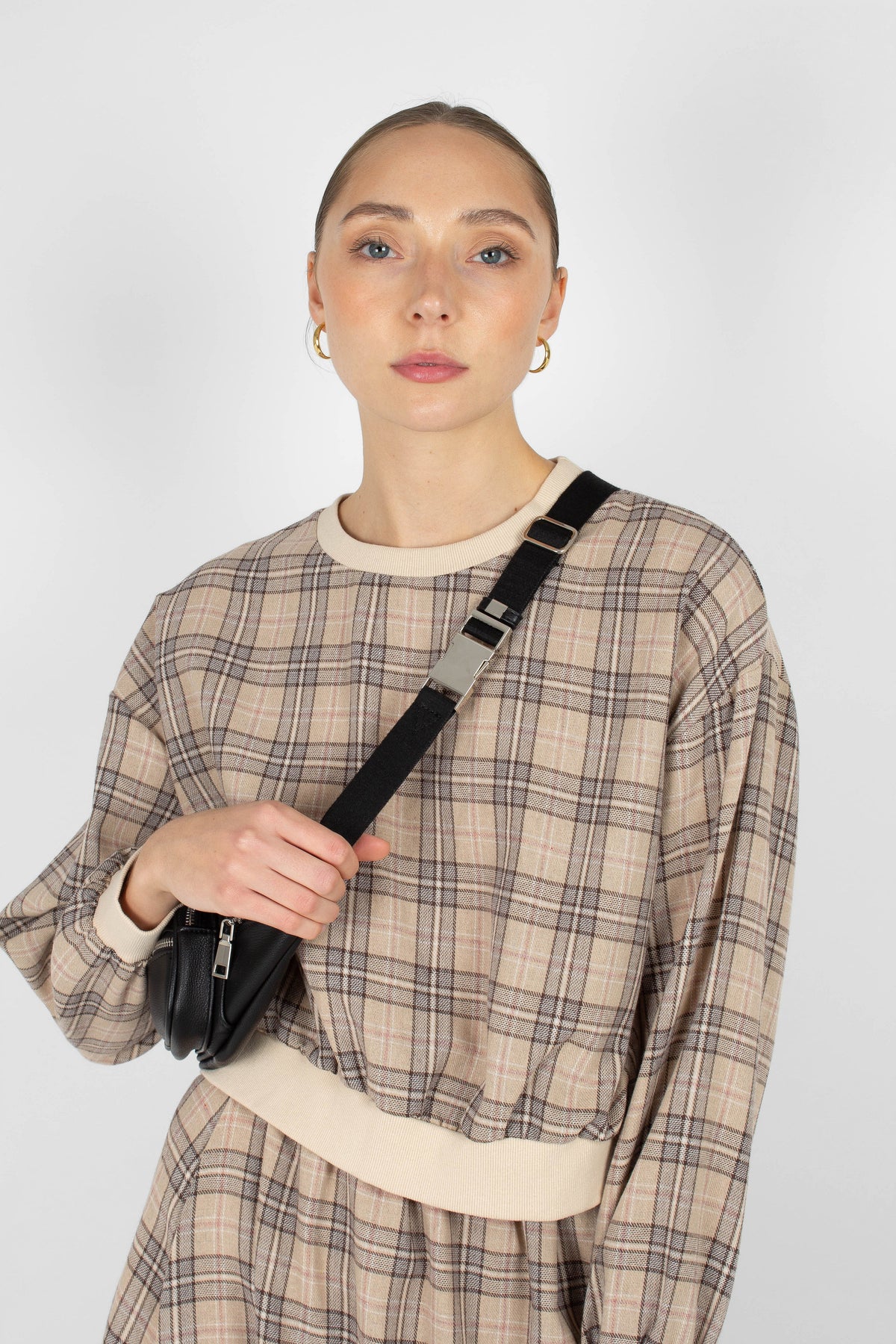 Beige and brown checked sweatshirt