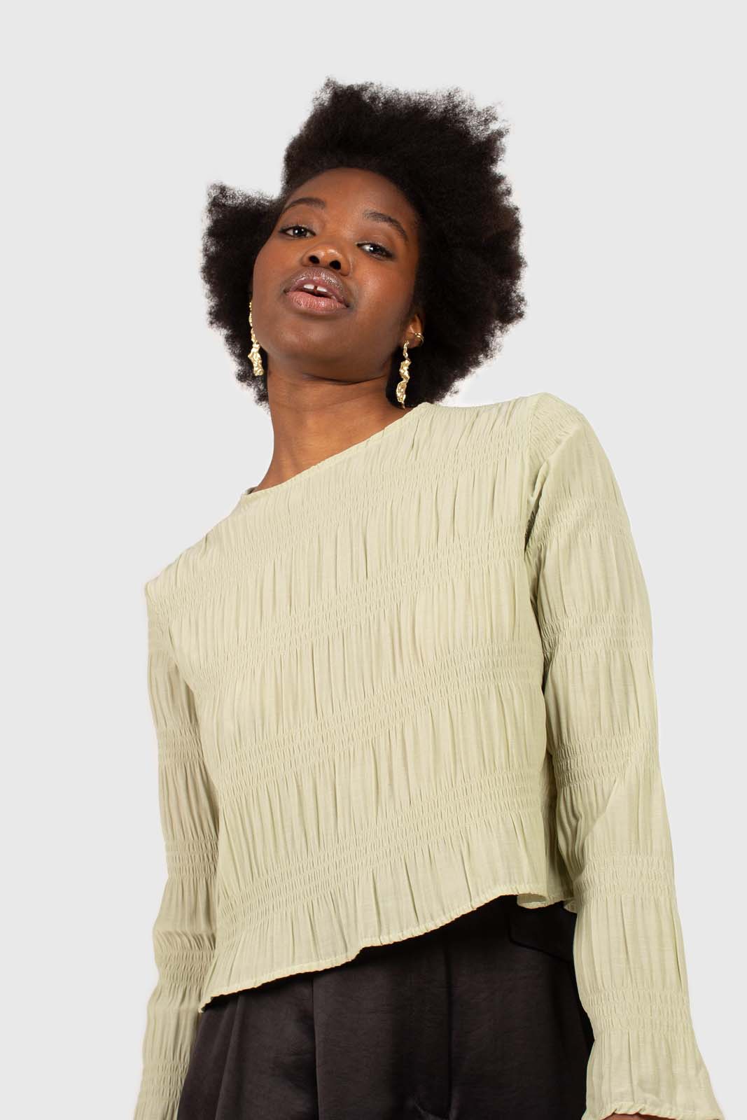 Mint tiered wrinkle long sleeved blouse