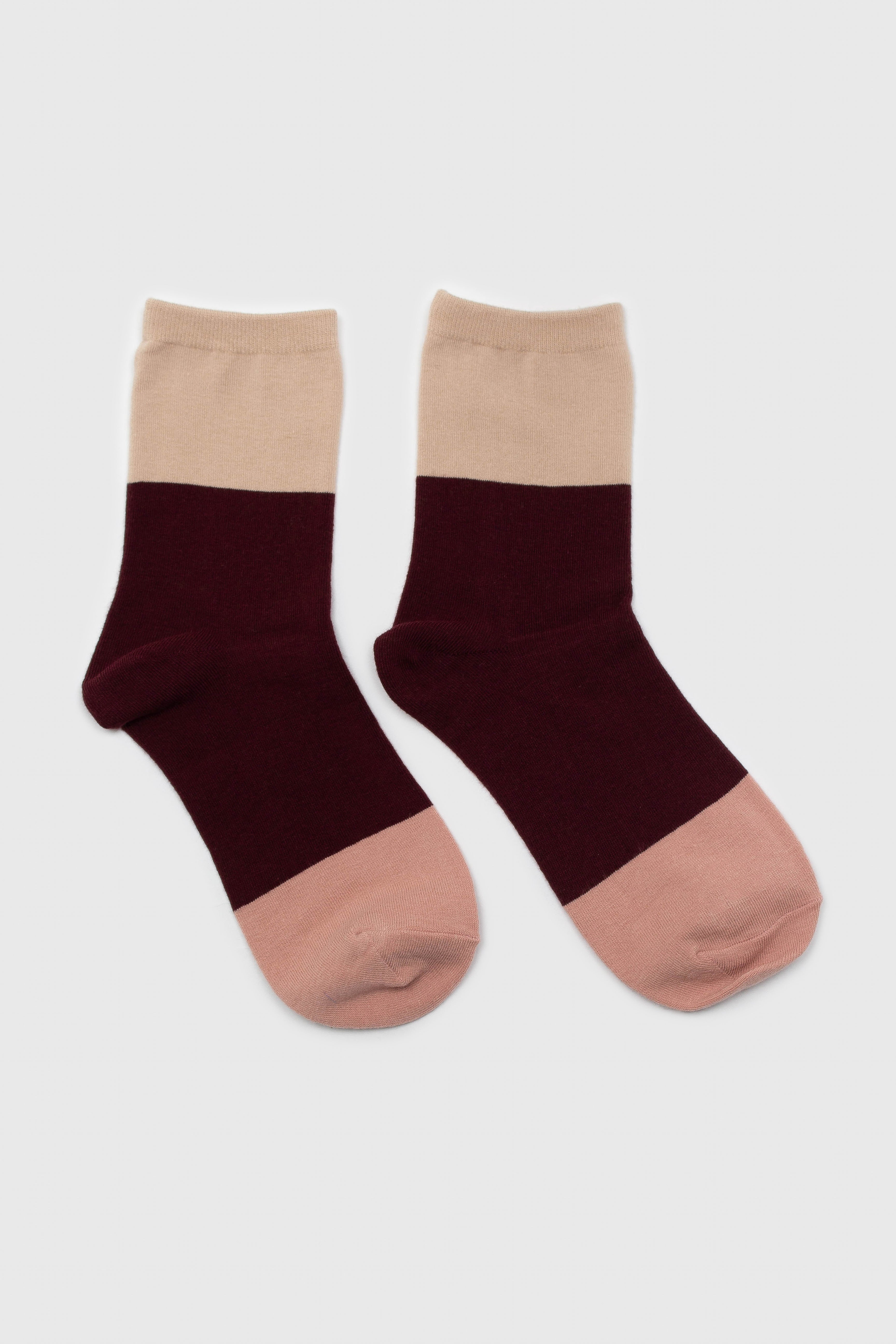 Burgundy and beige colorblock socks