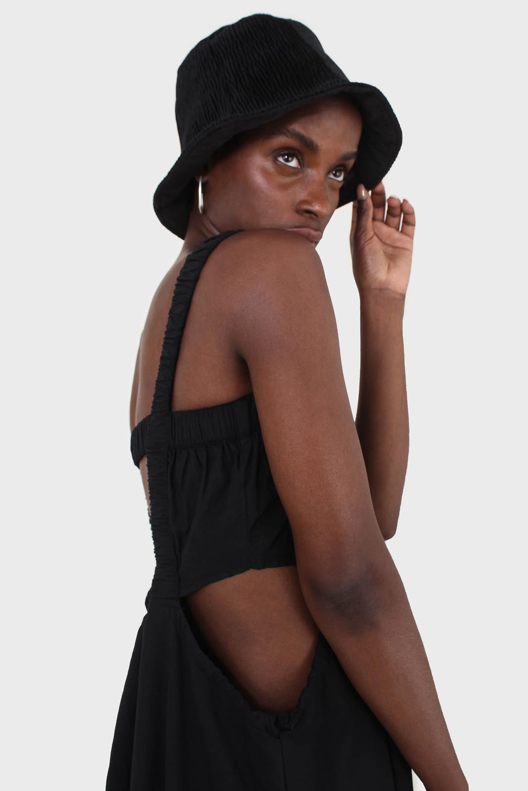 Black wrinkle velvet reversible bucket hat