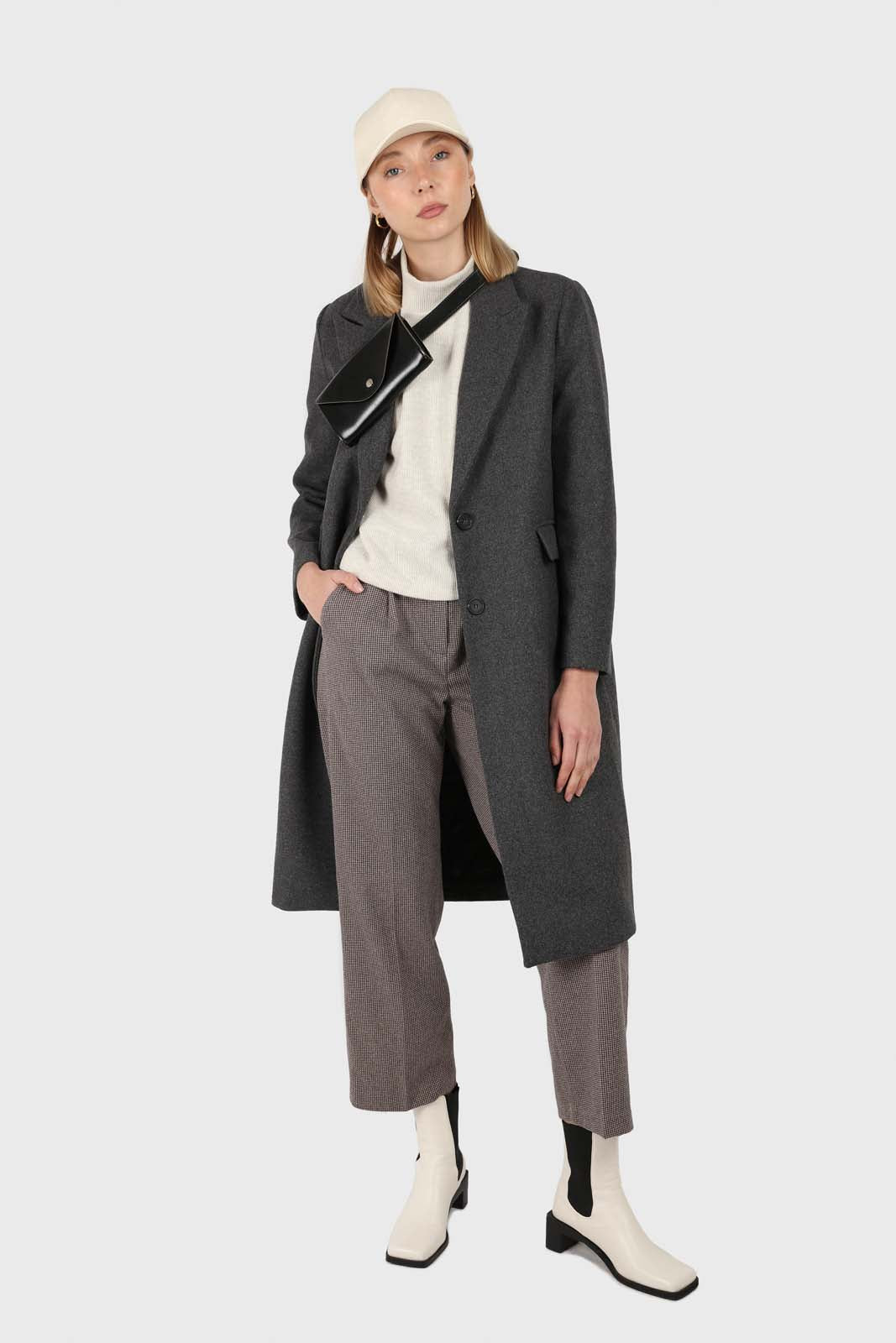Beige and ivory houndstooth check trousers