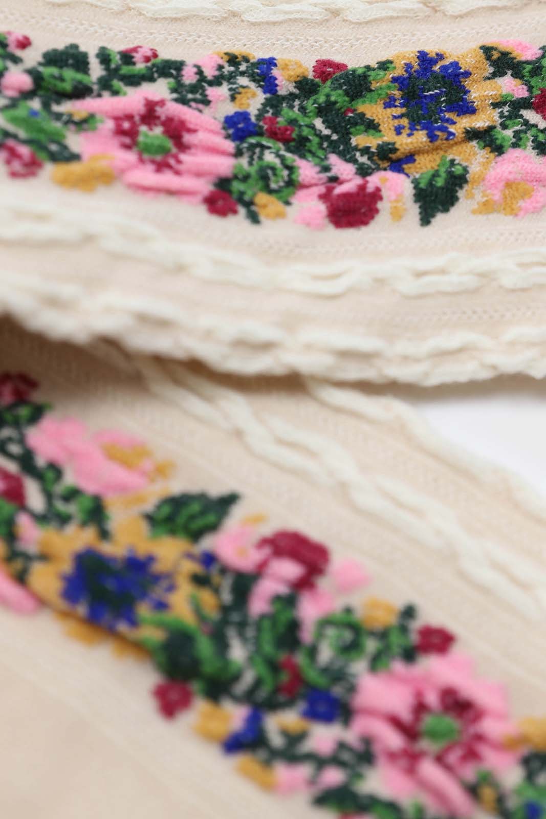 White textured floral strip socks