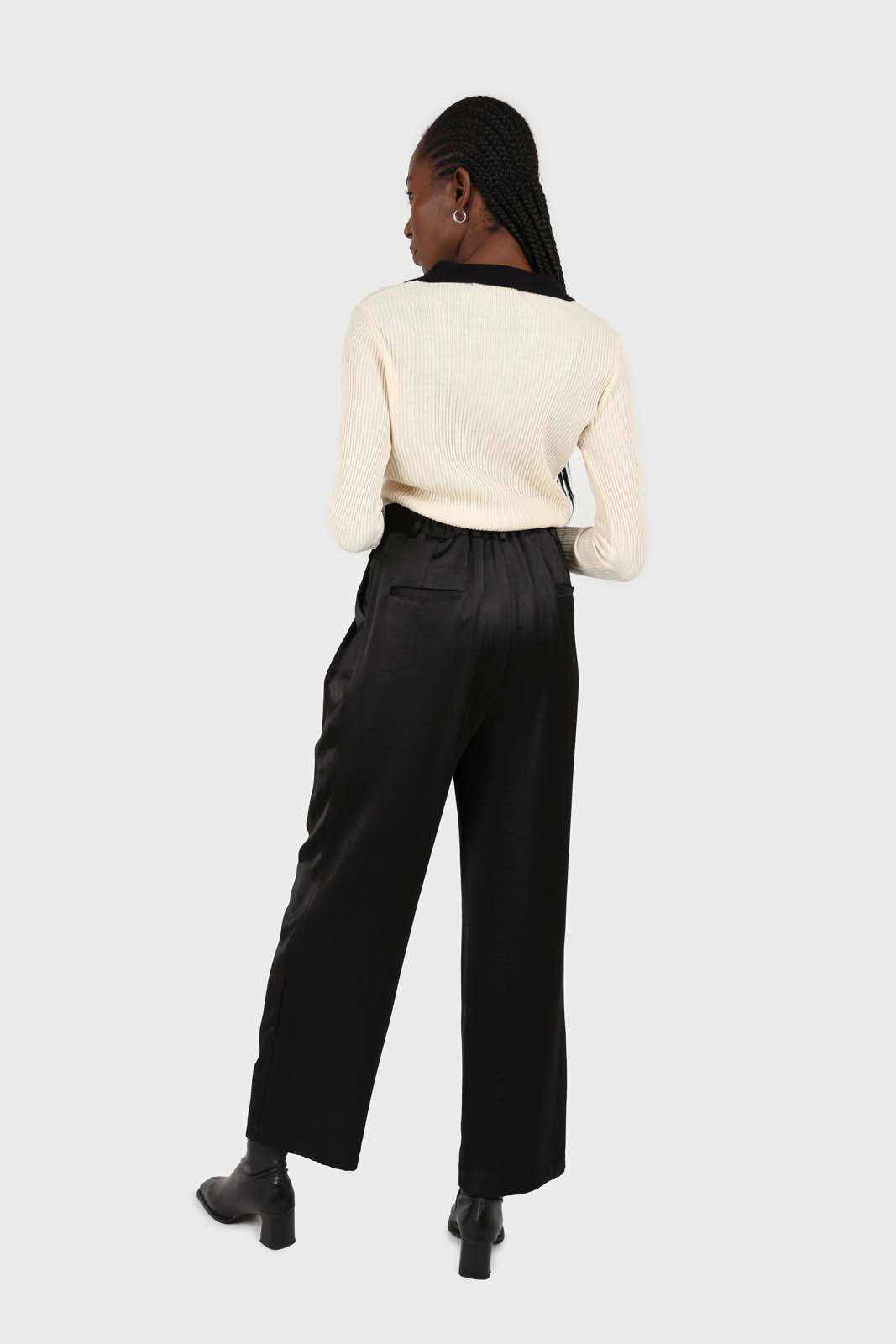 Ivory and black contrast collar knit top