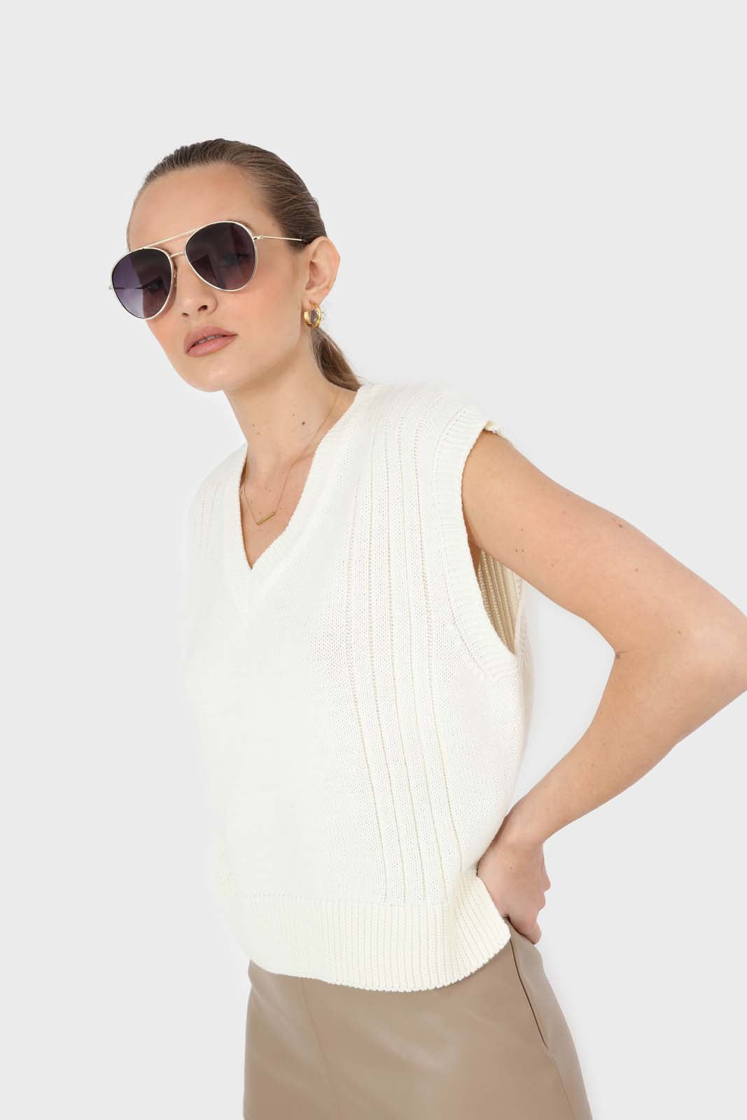 Ivory hi-low hem knit vest
