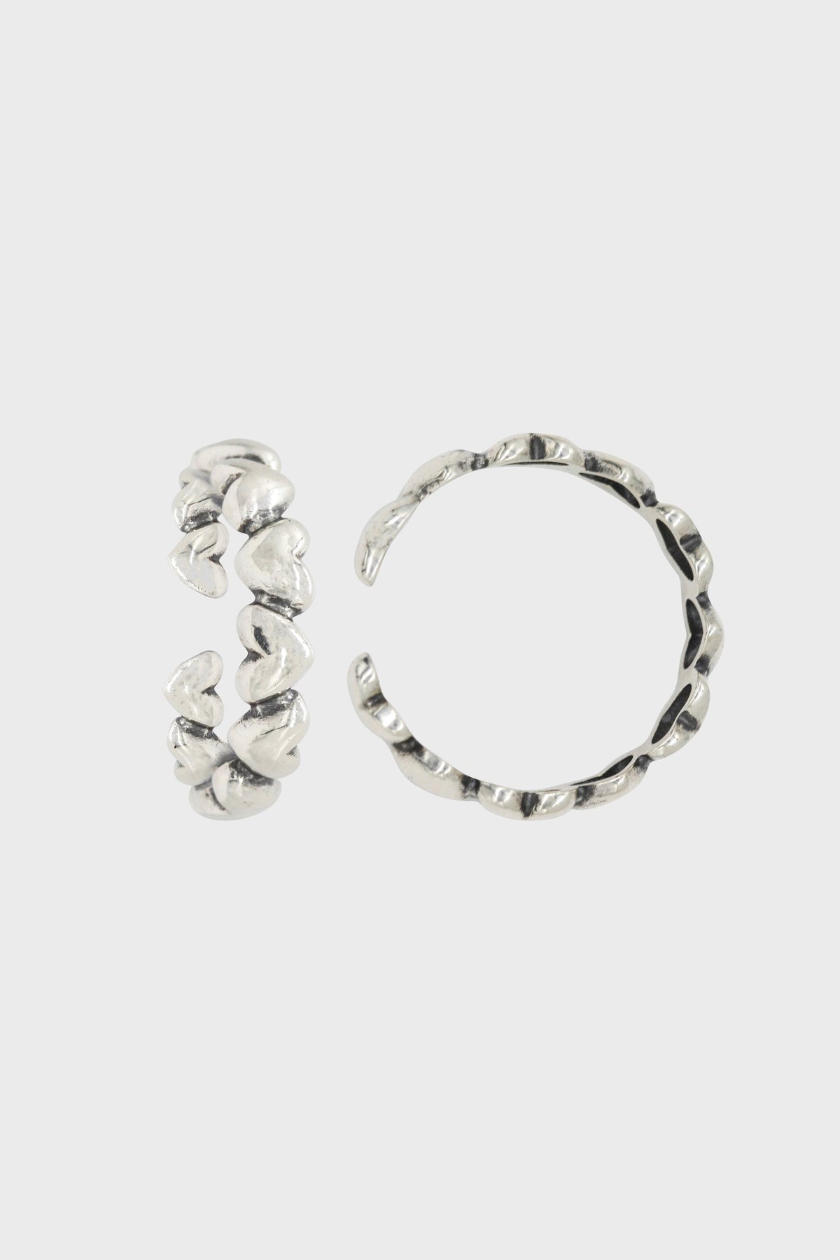 Silver mini hearts ring