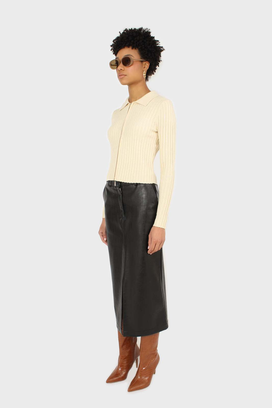 Light beige zip up fitted knit top