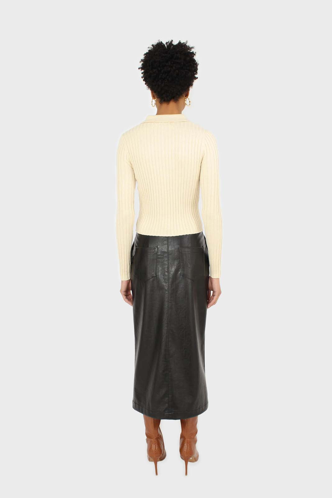 Light beige zip up fitted knit top