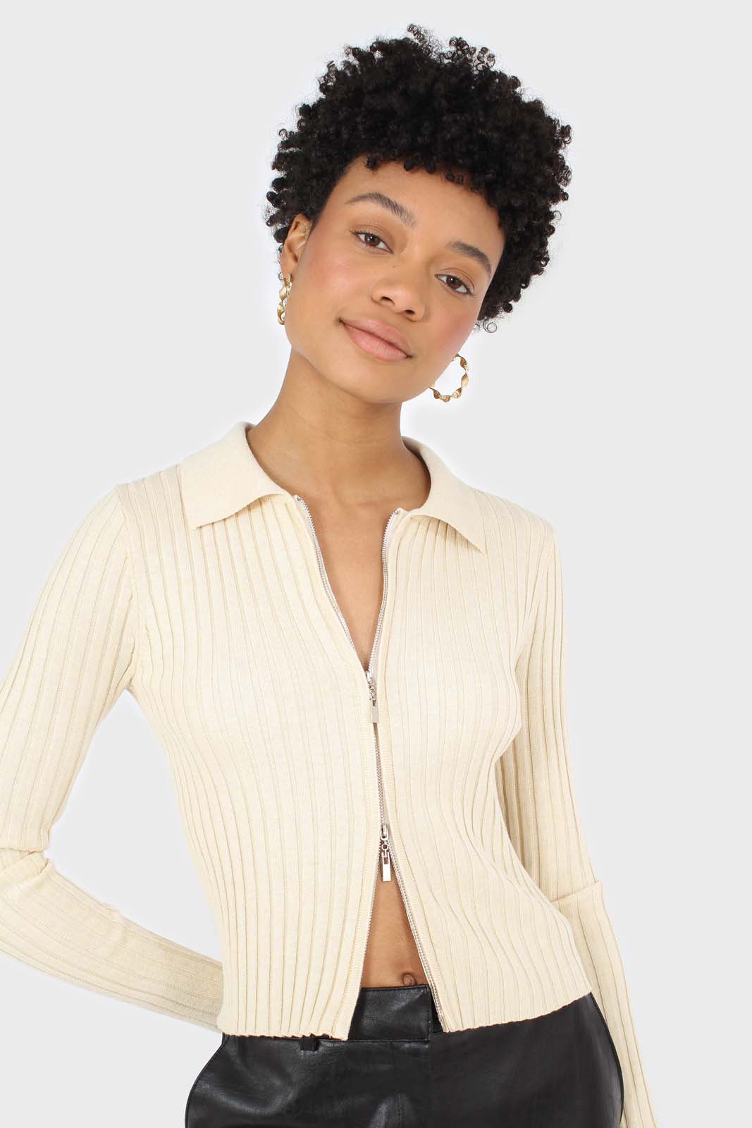 Light beige zip up fitted knit top