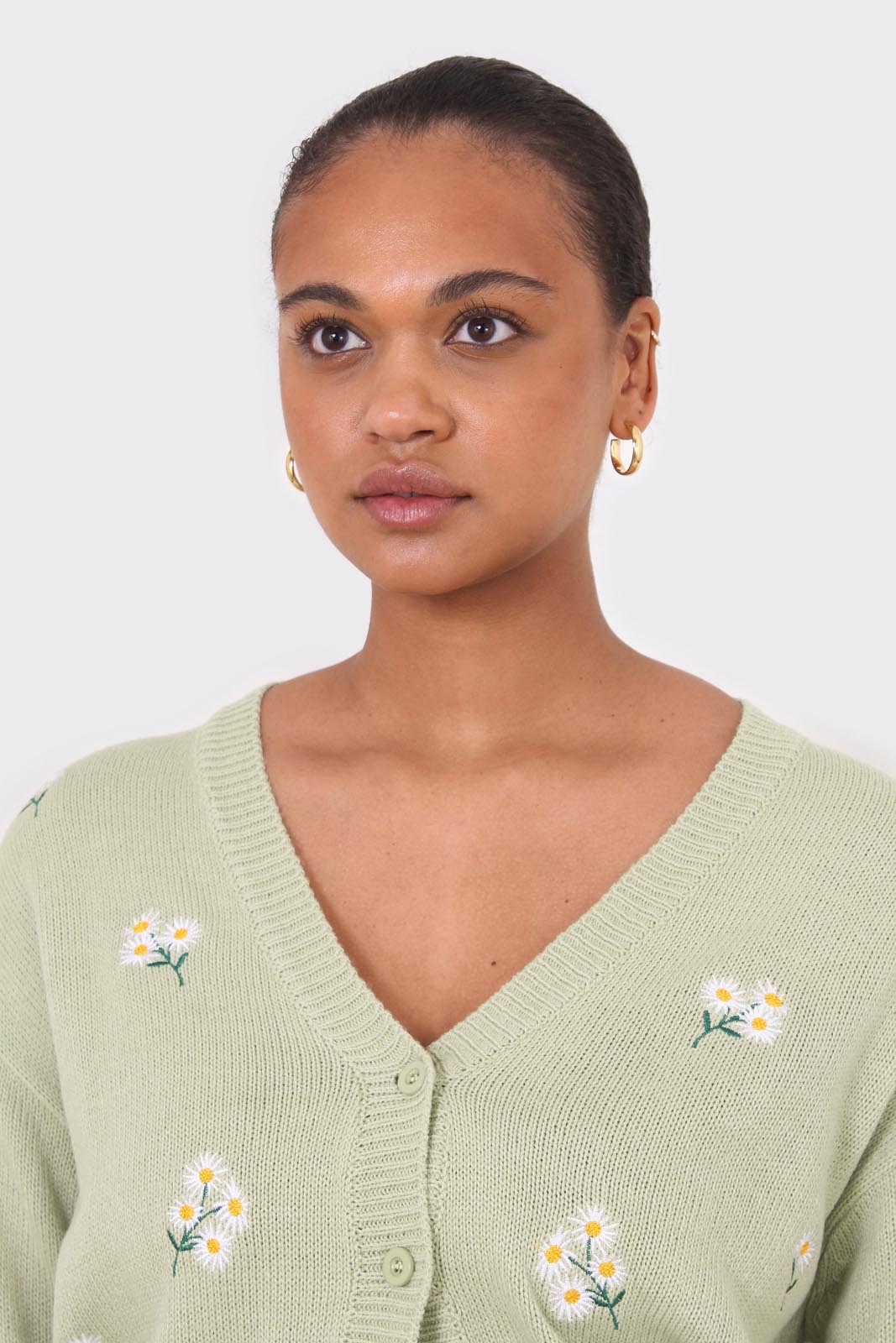 Green embroidered daisies cardigan