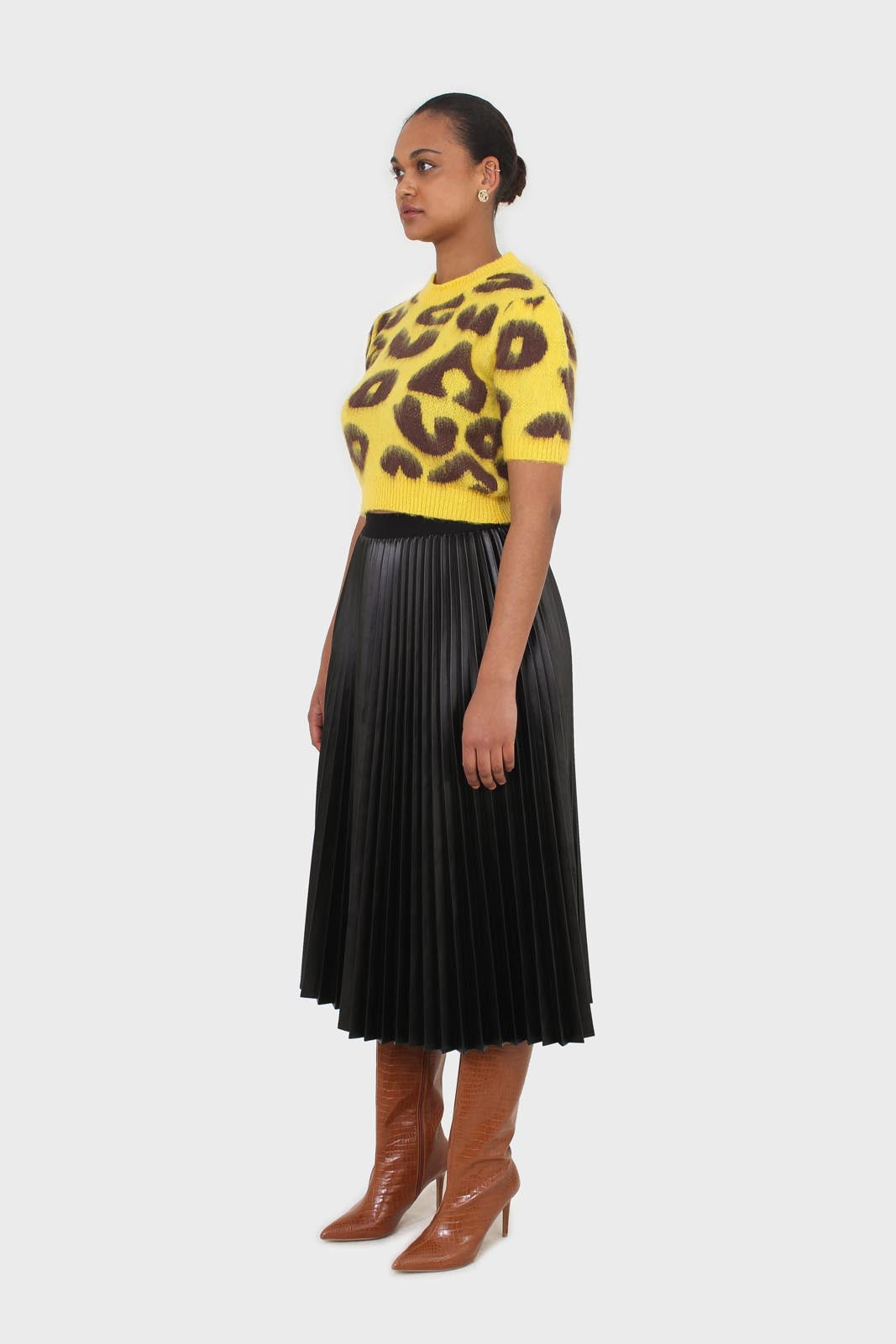 Yellow and brown brushed leopard knit tee