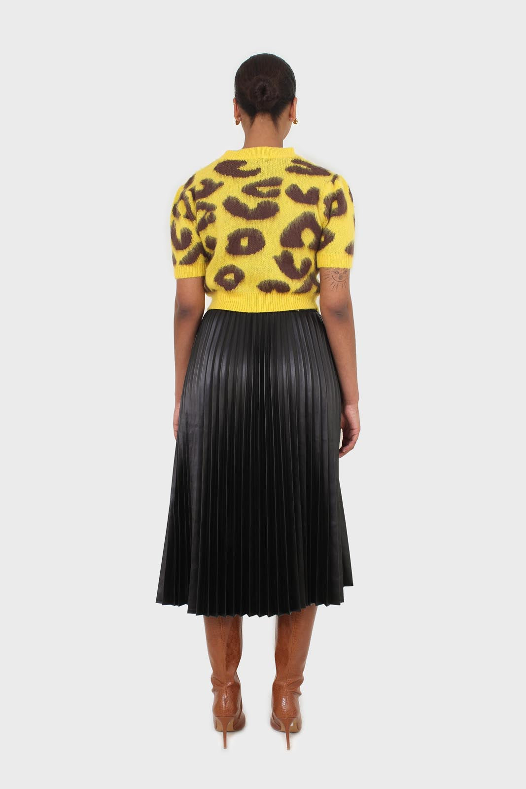 Yellow and brown brushed leopard knit tee