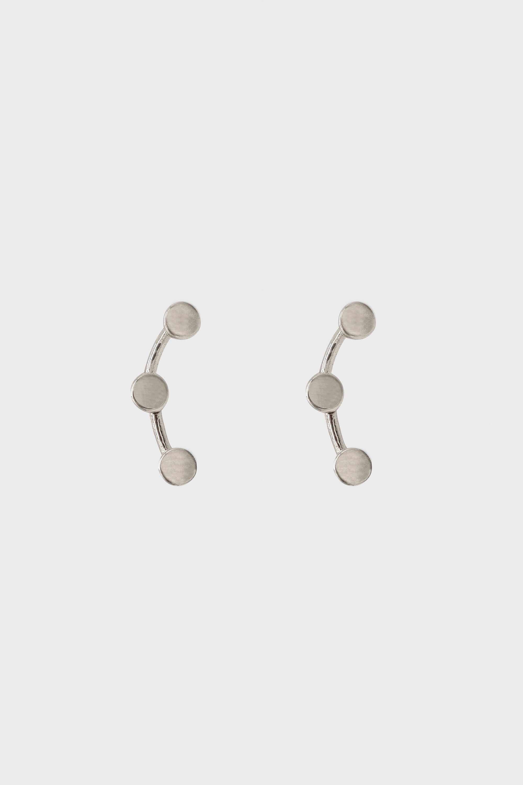 Silver connecting disk stud earrings