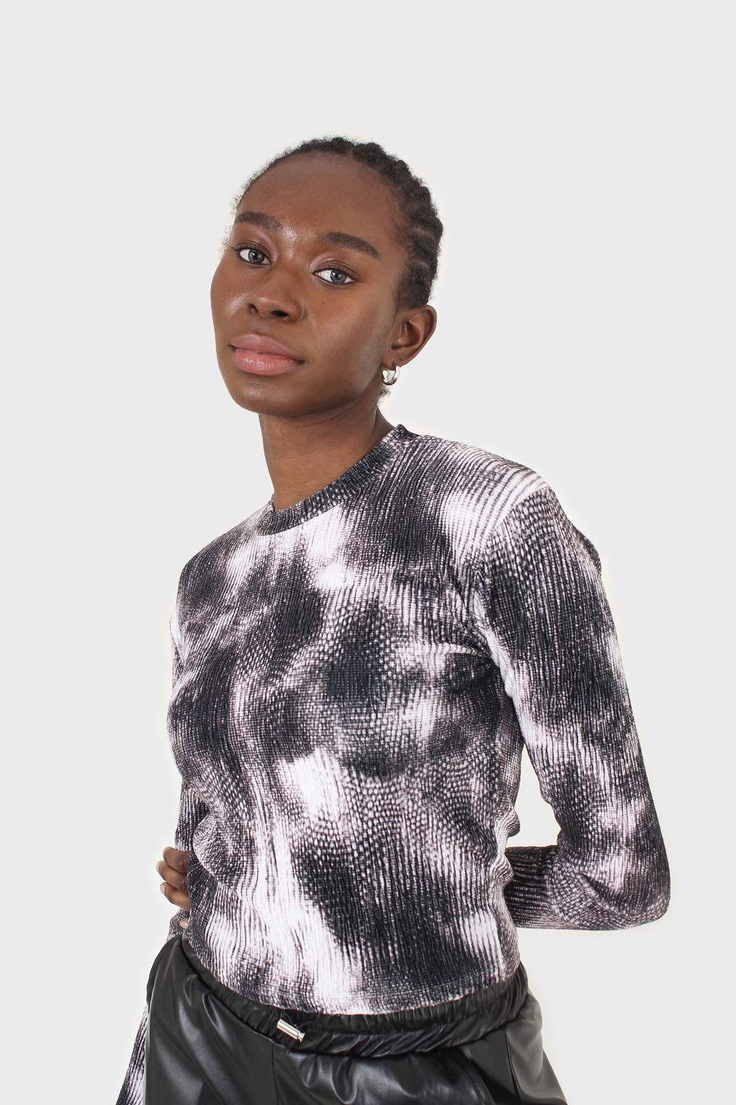 Black tie dye print velvet cropped top