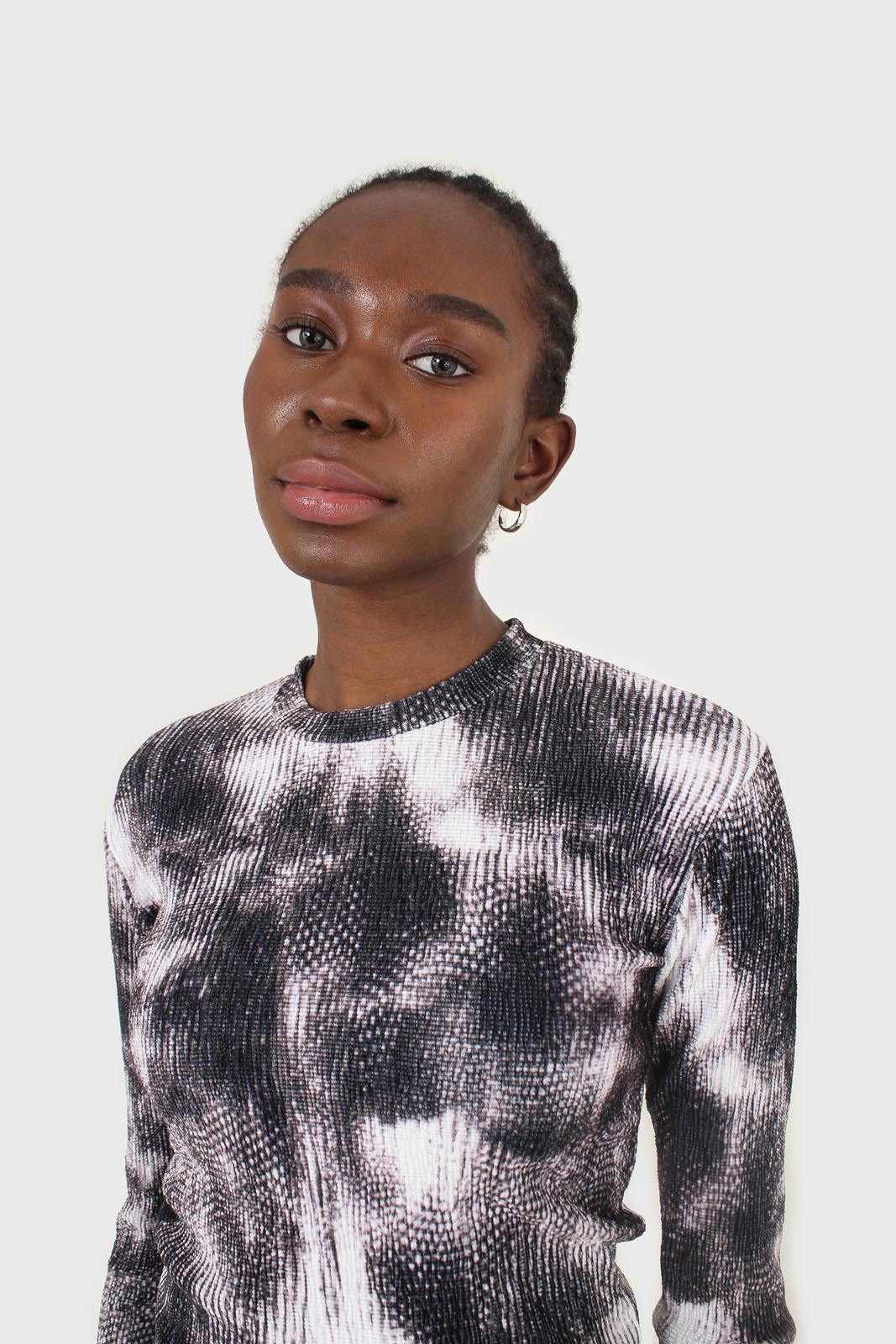 Black tie dye print velvet cropped top