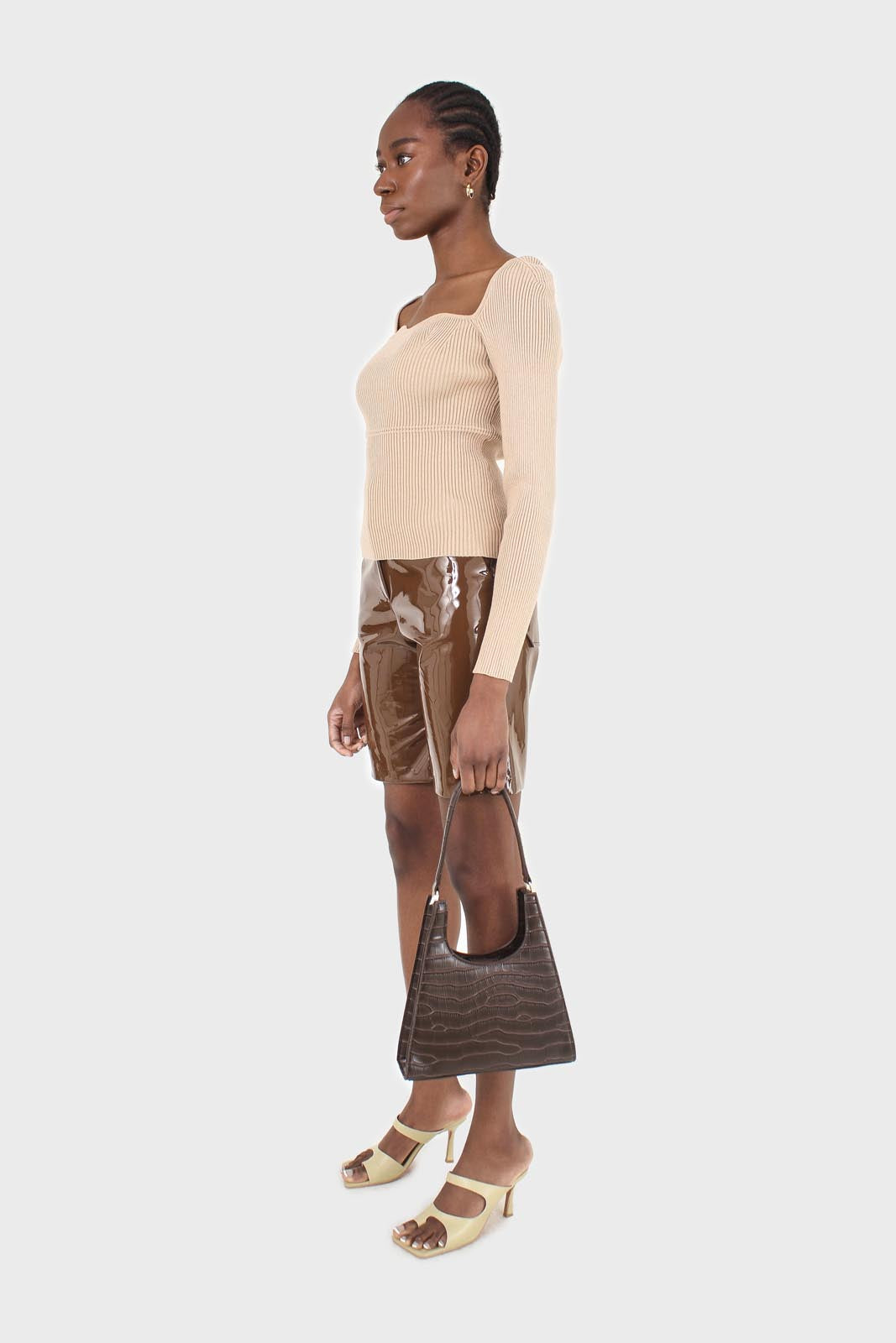 Beige wave neck bodice fitted knit top