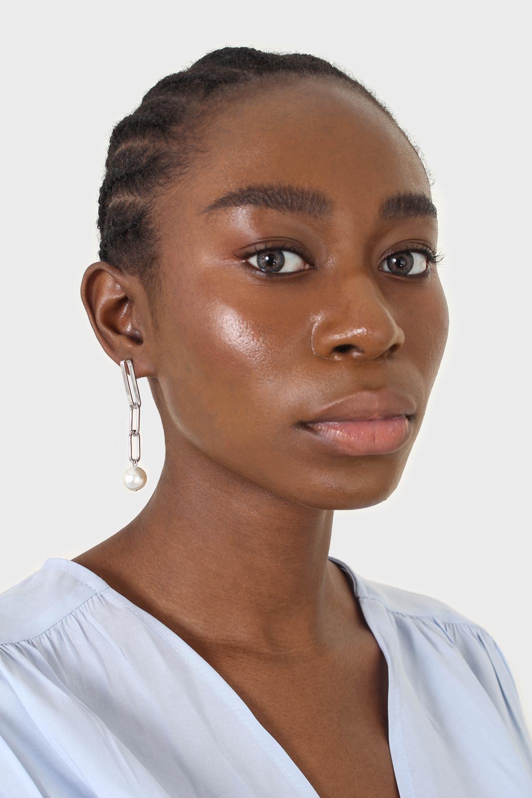 Silver chain link pearl earrings