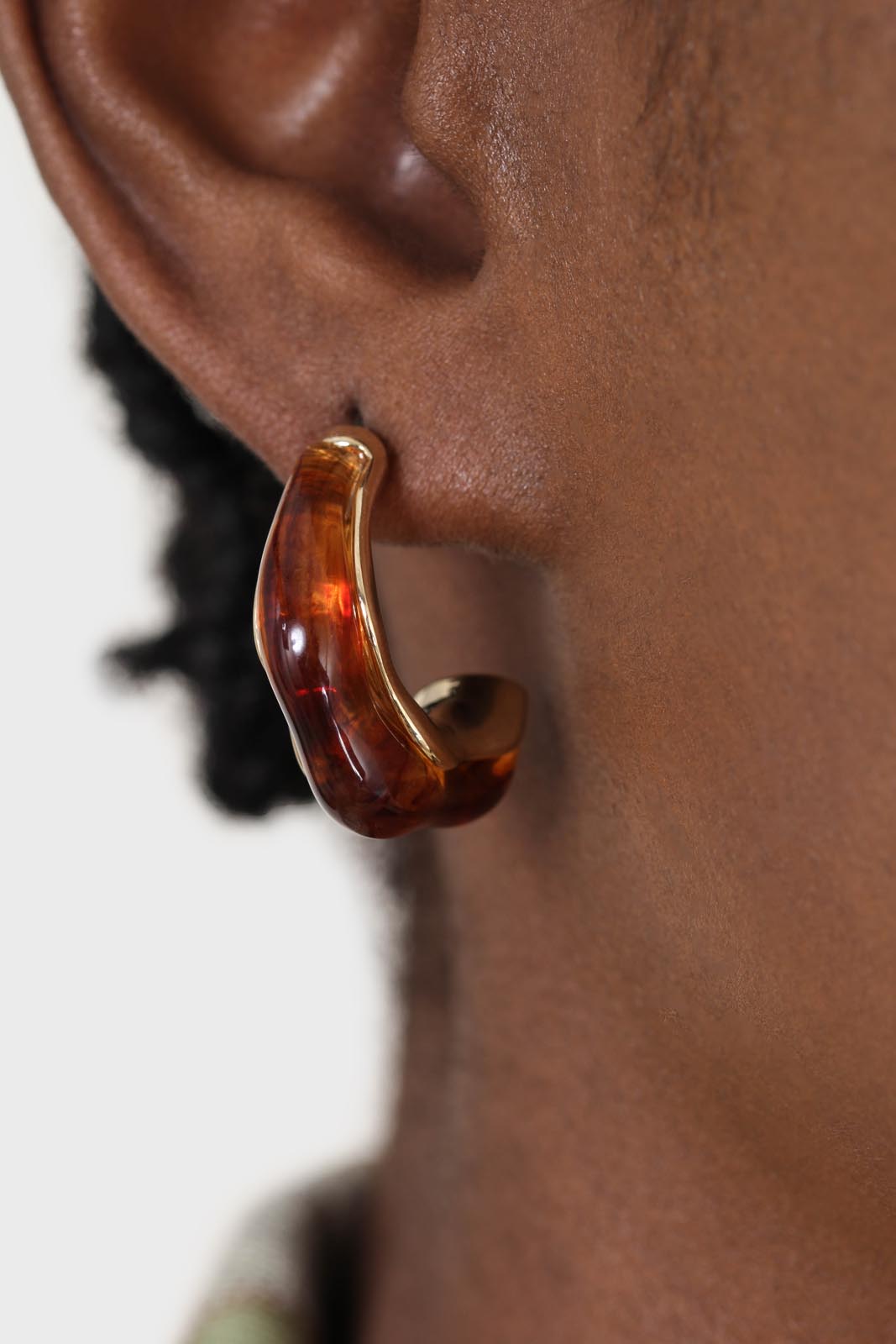 Gold and tortoise stud hoop earrings