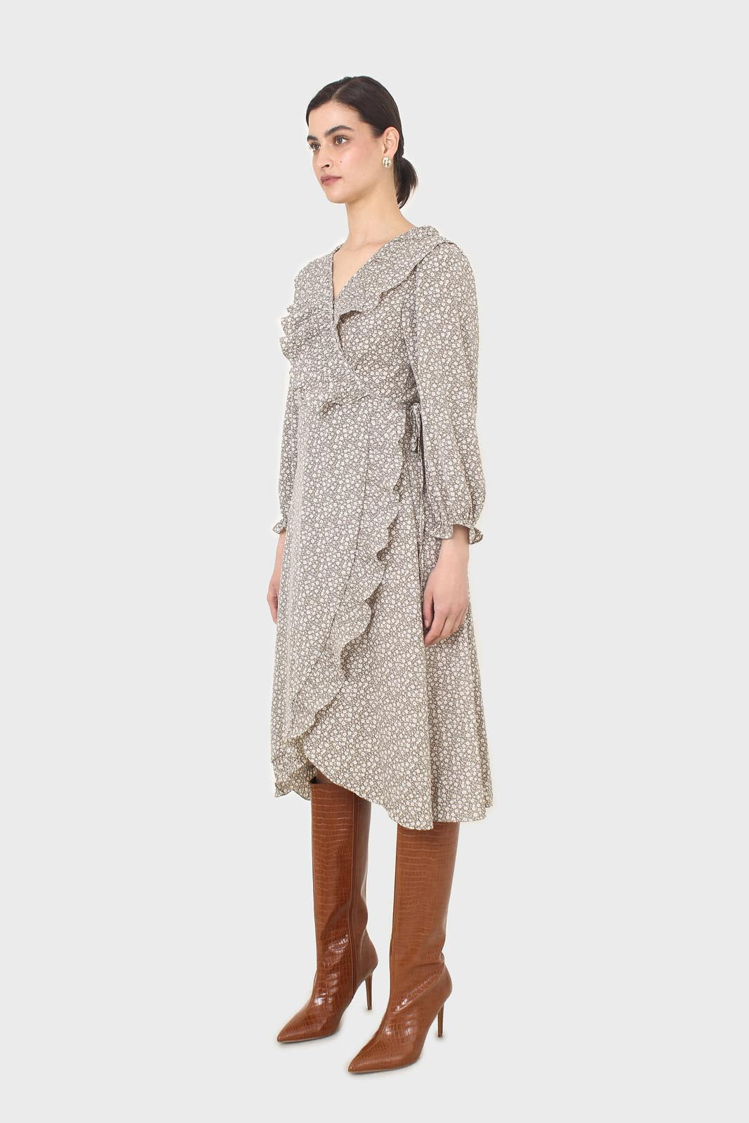 Ditsy floral print pleated ruffle V neck dress
