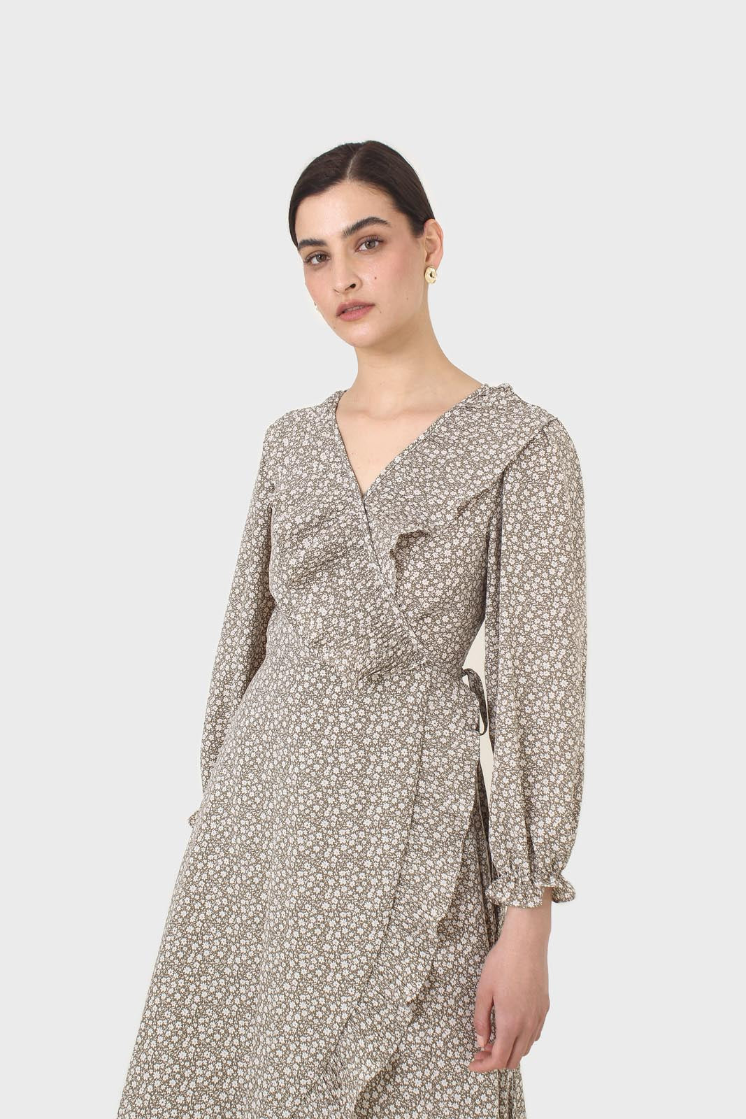 Ditsy floral print pleated ruffle V neck dress