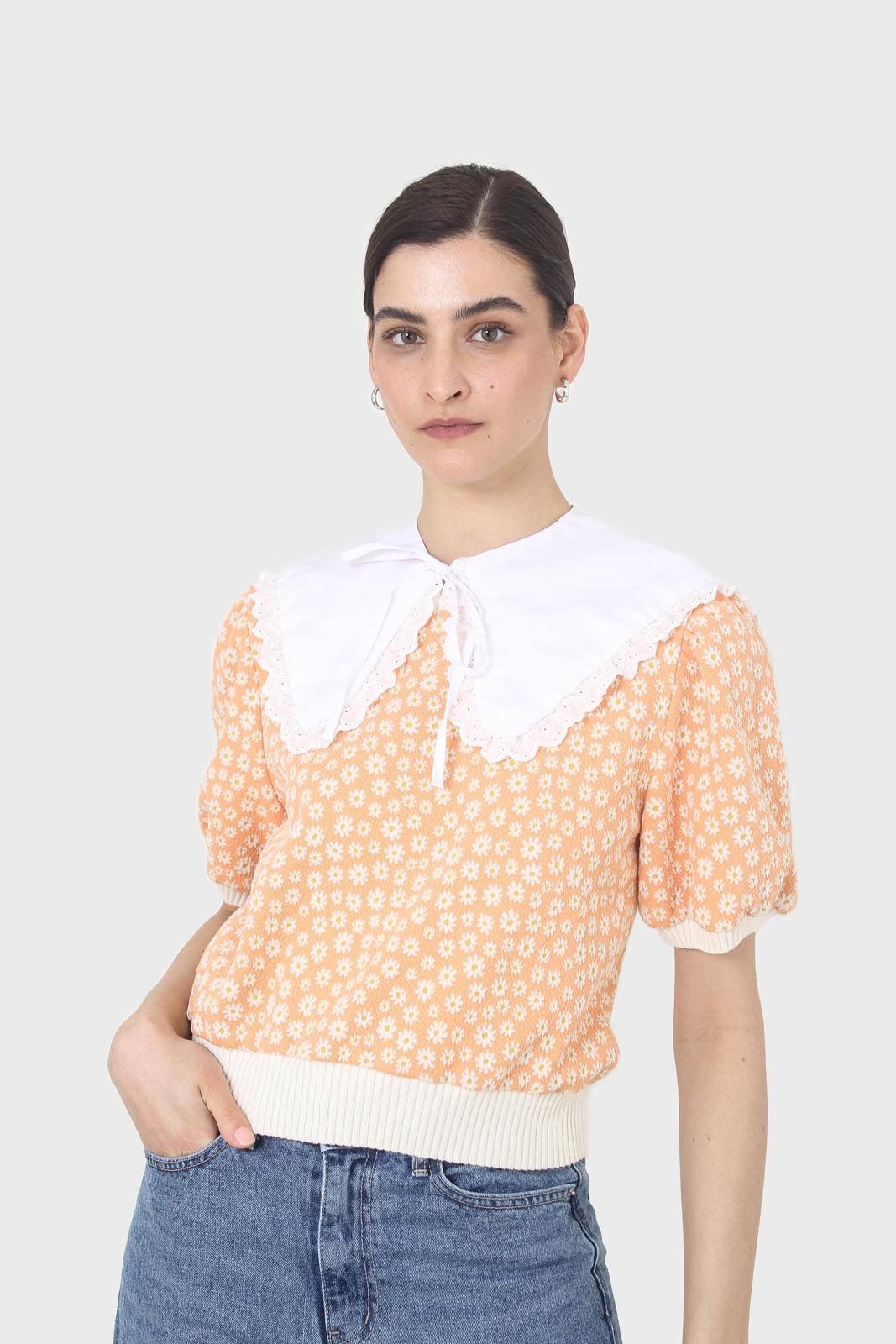 White eyelet trim detachable collar