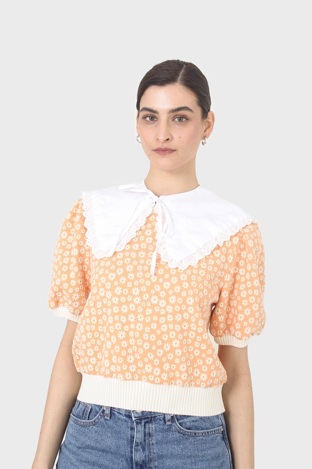 White eyelet trim detachable collar