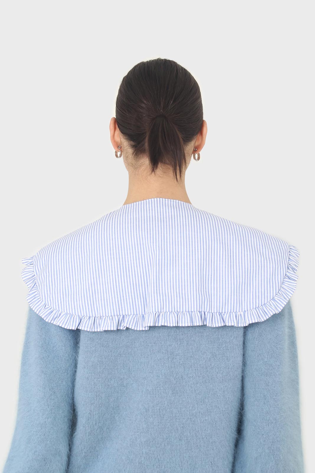 Blue and white striped detachable collar