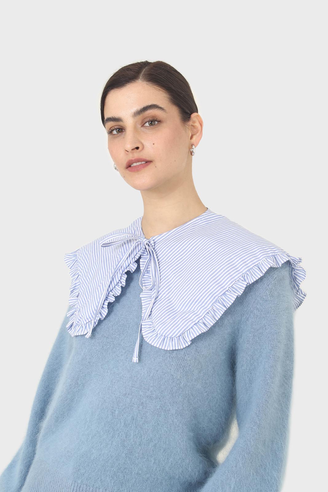 Blue and white striped detachable collar