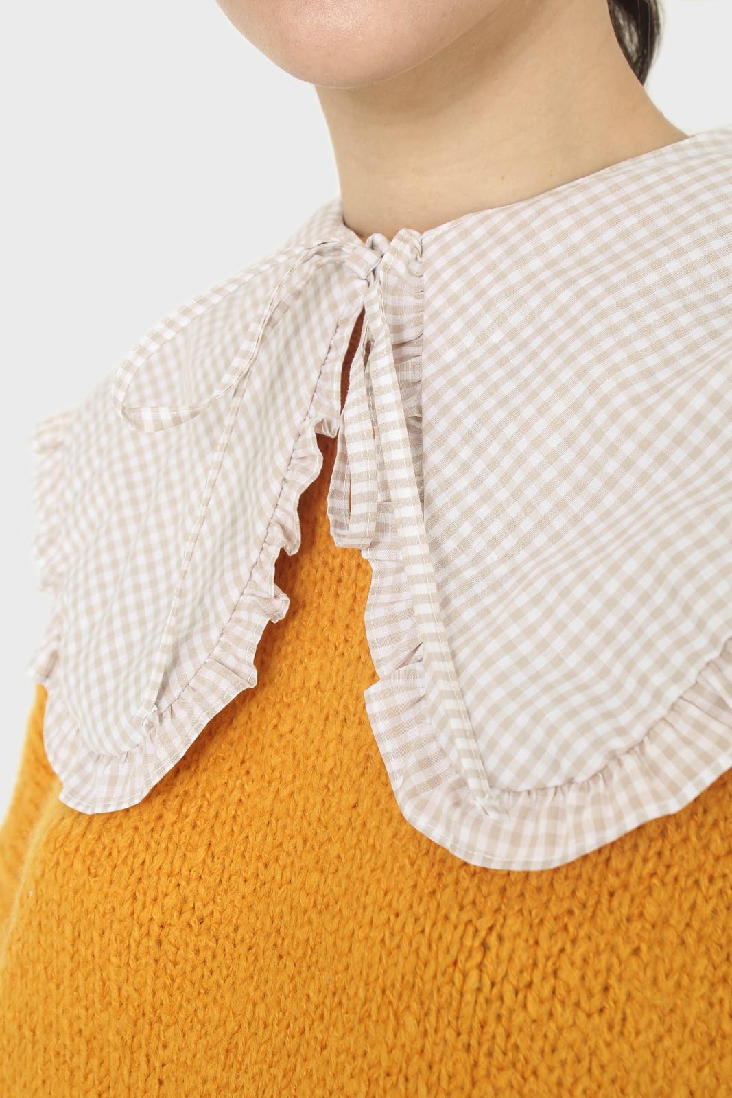 Beige and white gingham detachable collar