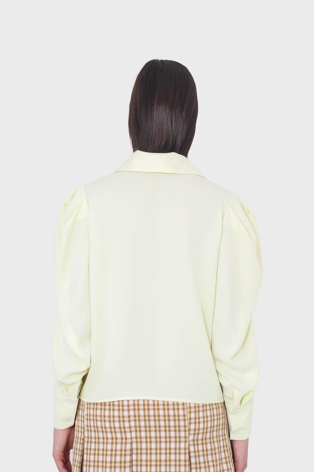 Yellow pointed collar blouse