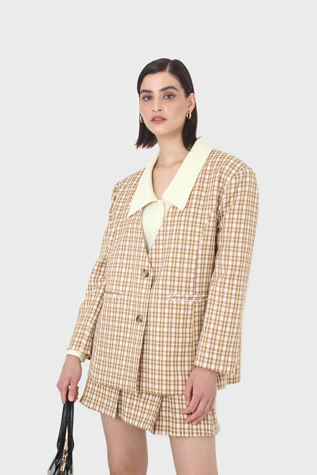 Yellow pointed collar blouse