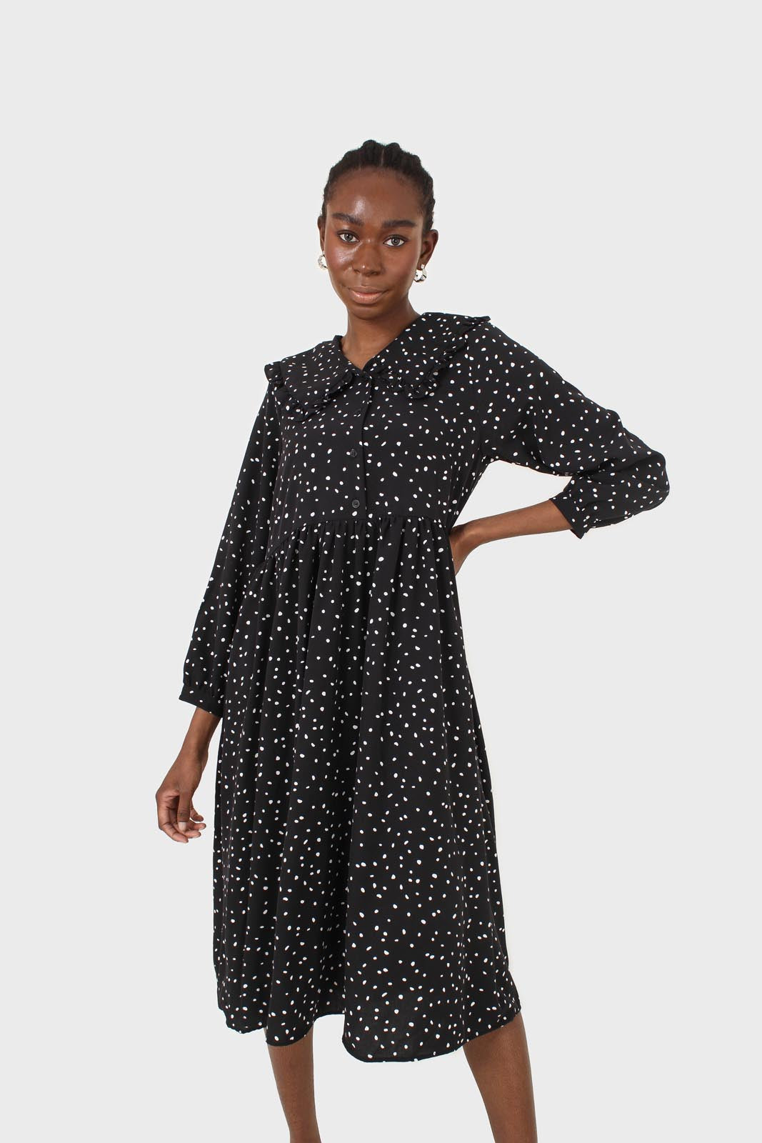 Black and white polka dot decorative collar dress