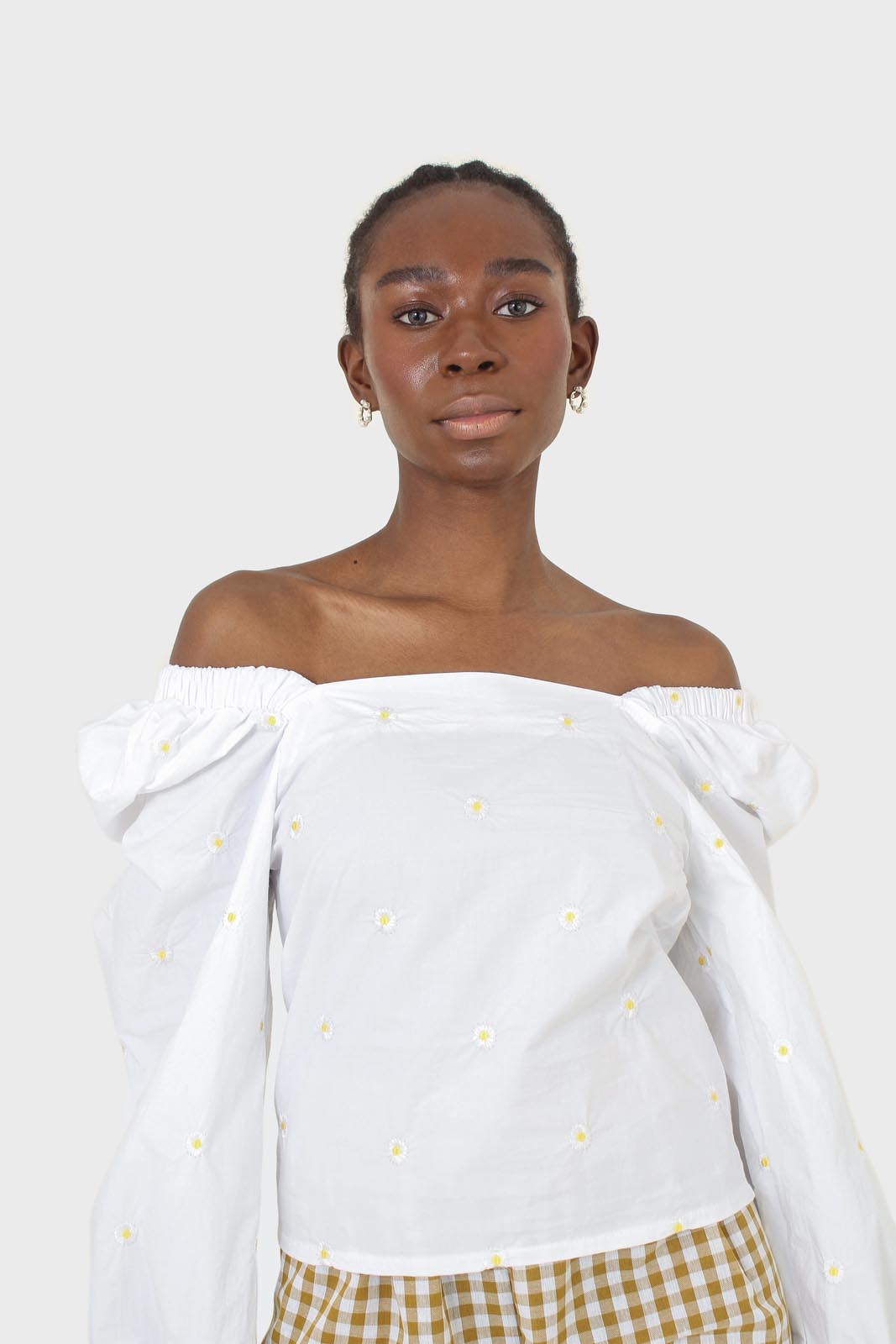 White daisy embroidered top